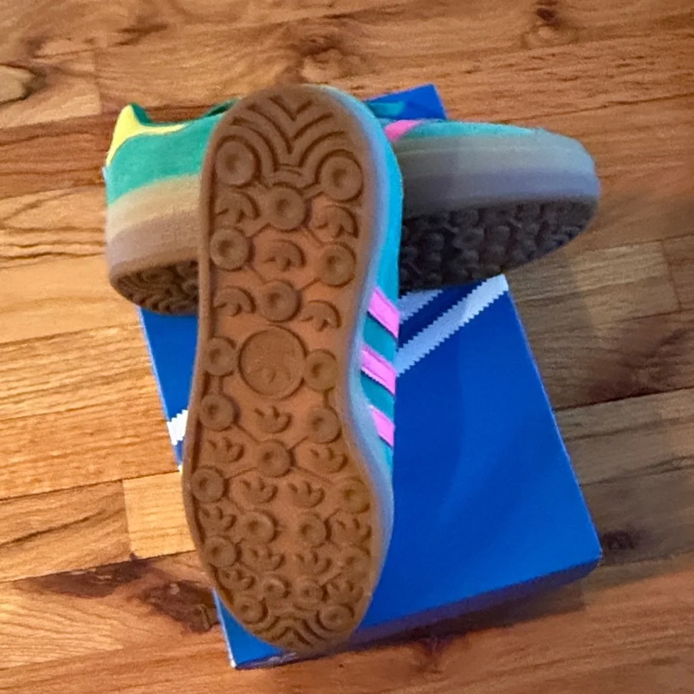 Gazelle Bold Adidas w/Box - Picture 5 of 8
